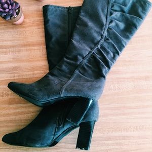 Heeled boots